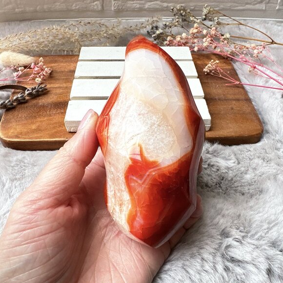 Beautiful Carnelian Flame - Picture 2 of 9